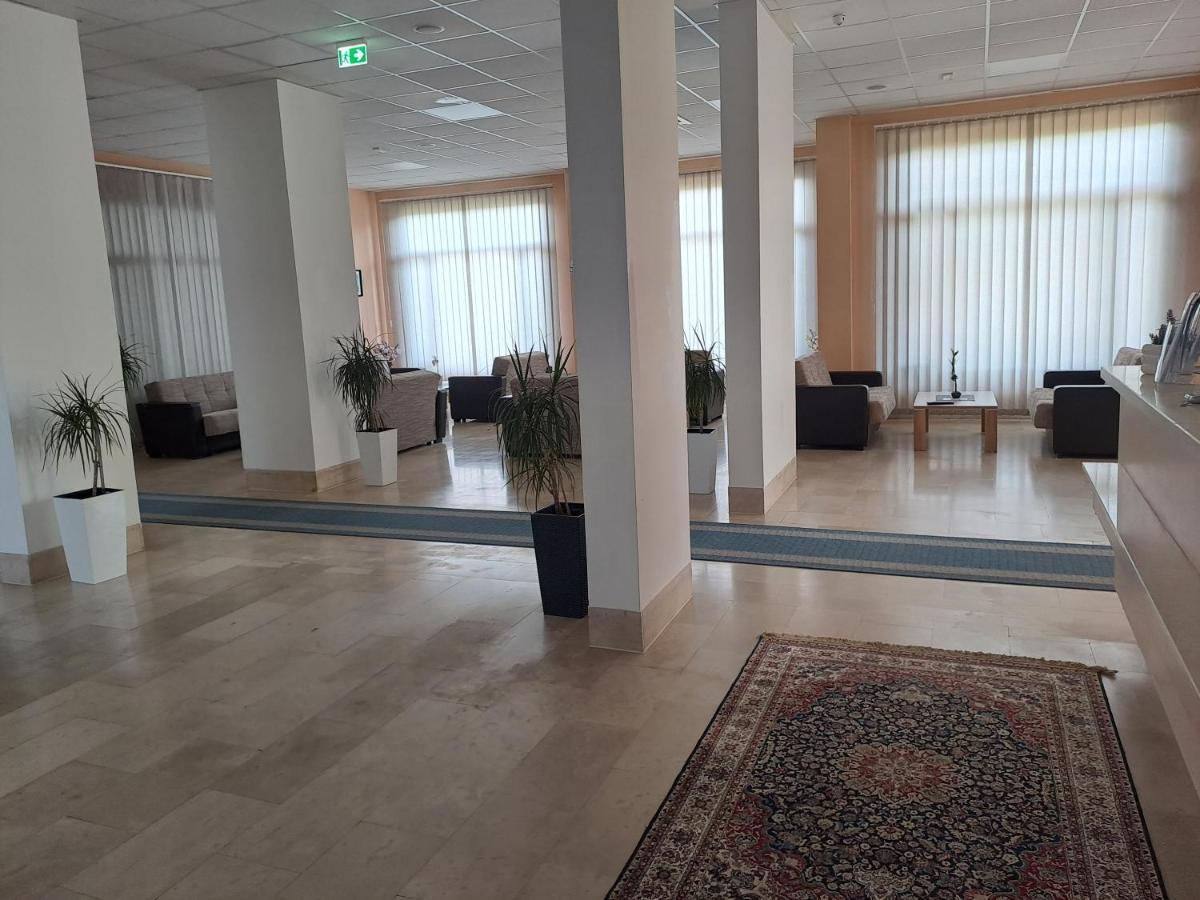 Hotel Albamaris 비오그라드나모루 외부 사진