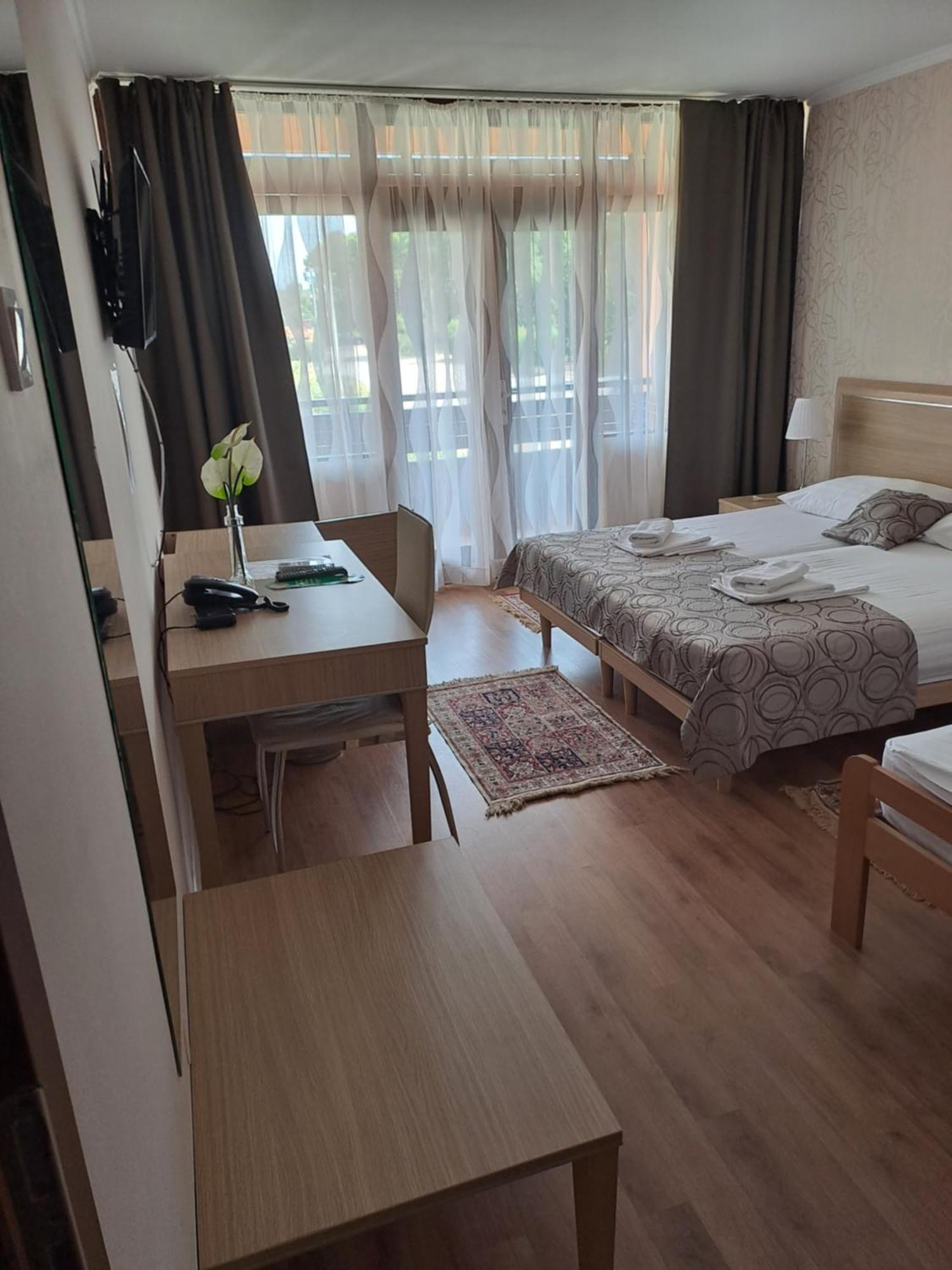 Hotel Albamaris 비오그라드나모루 객실 사진