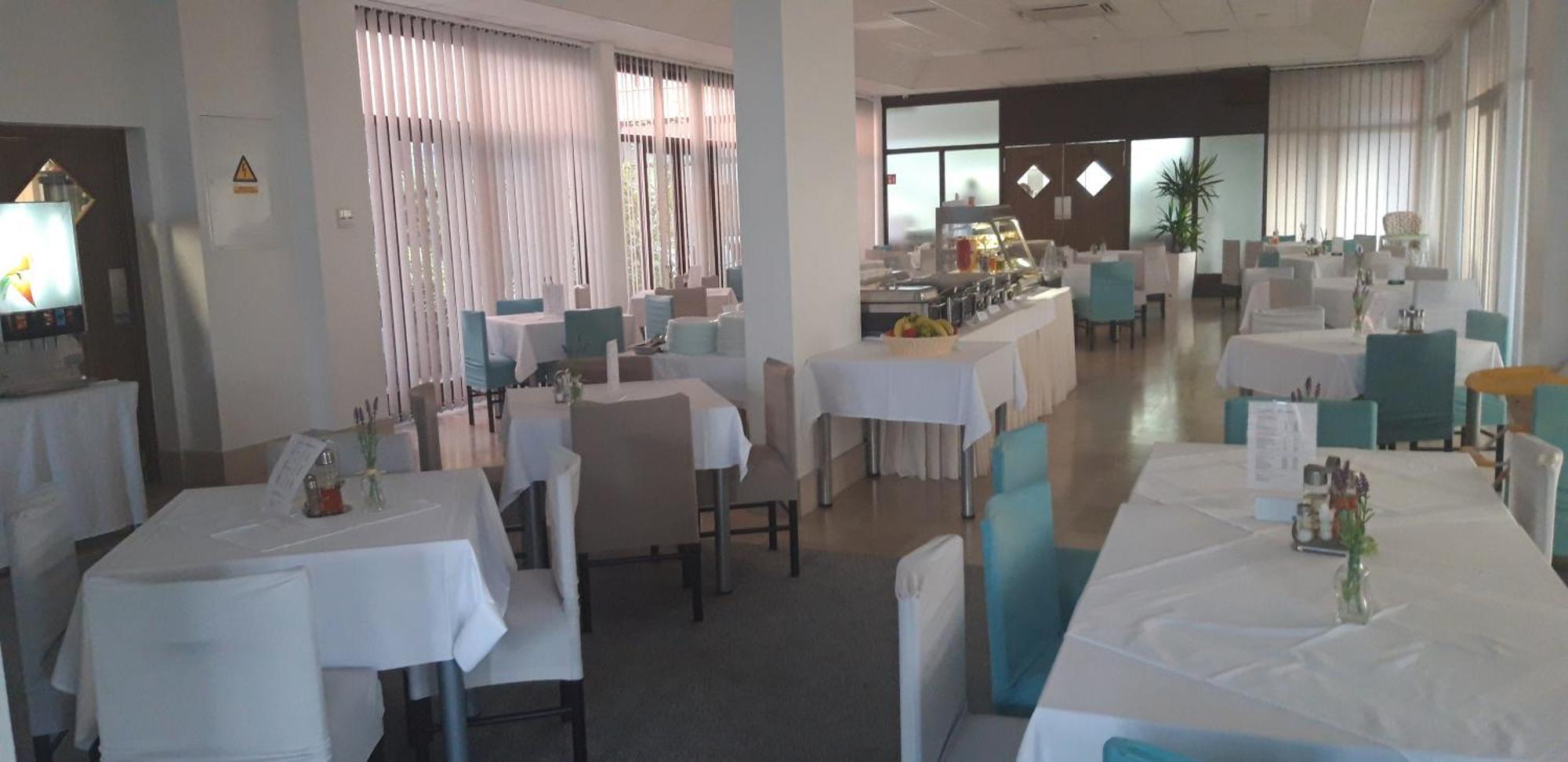 Hotel Albamaris 비오그라드나모루 외부 사진