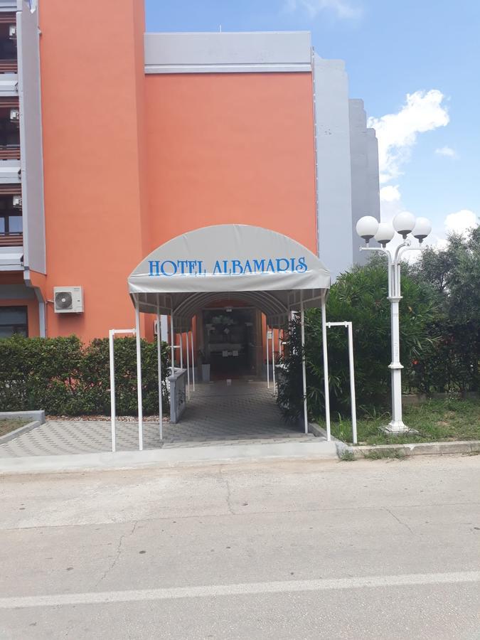 Hotel Albamaris 비오그라드나모루 외부 사진